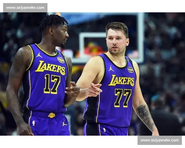 湖人对决热火三场比分全回顾攻防博弈与走势解析胜负关键与明星表现 湖人对决热火三场比分全回顾攻防博弈与走势解析胜负关键与明星表现